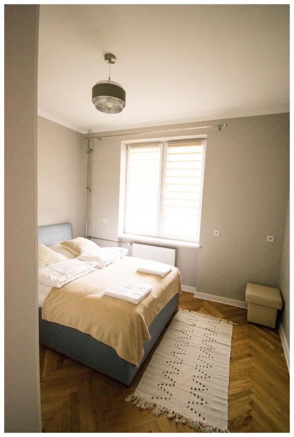 Color 24 Apartament III สตาโลวา โวลา ภายนอก รูปภาพ