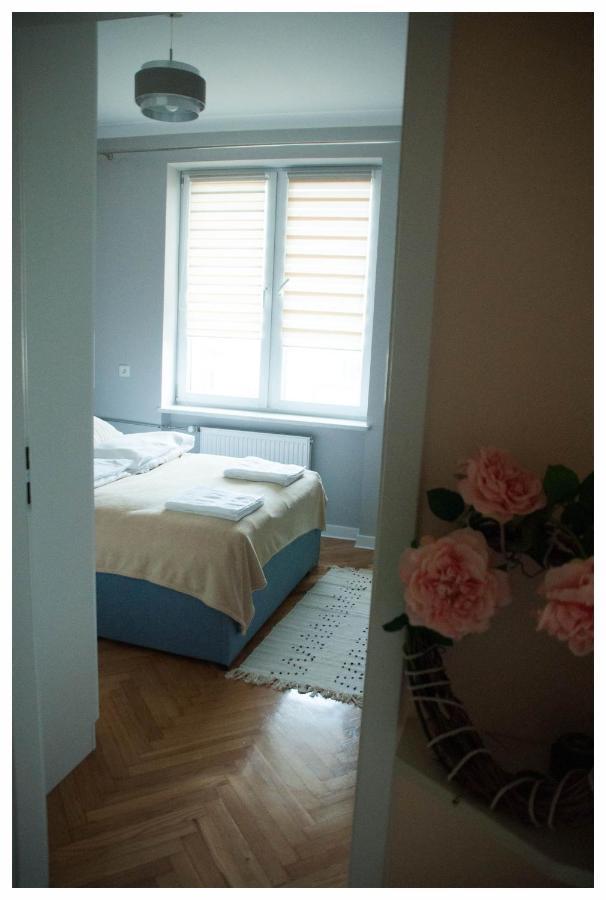 Color 24 Apartament III สตาโลวา โวลา ภายนอก รูปภาพ
