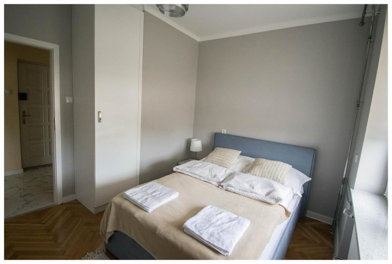 Color 24 Apartament III สตาโลวา โวลา ภายนอก รูปภาพ